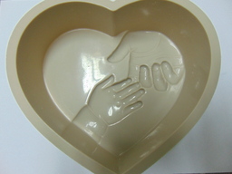 Силиконов молд сърце с ръка с бебешка ръчичка