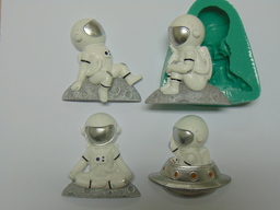 Комплект 4 броя силиконови молдове 2д Космонавти