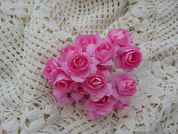 Рози от хартия розов цвят 2.5см -Х-233