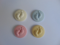 Елемент малки Бебешки Крачета 1128 -различни цветове
