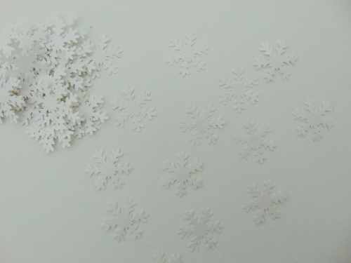 Хартиени елементи снежинки -50 бр.
