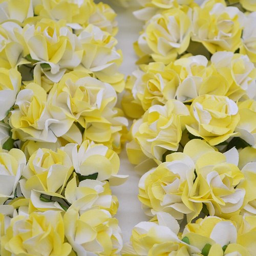 Рози от хартия жълто в 2 тона 3.5см Р26 -5броя